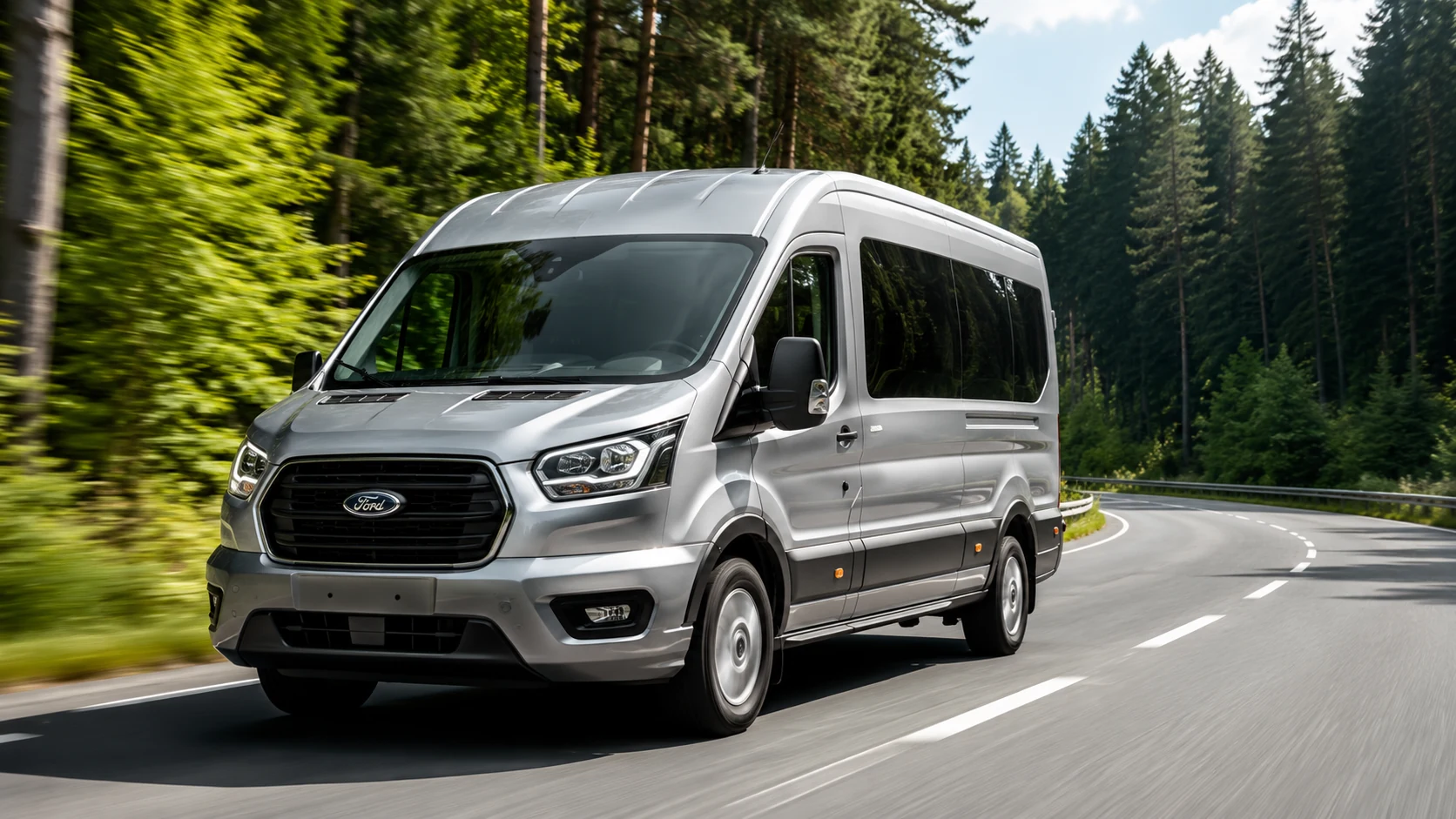 Ford Transit на лесной дороге